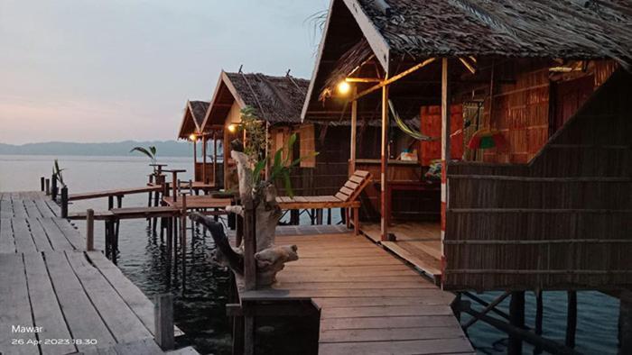 Mawar Homestay Besir Eksteriør bilde